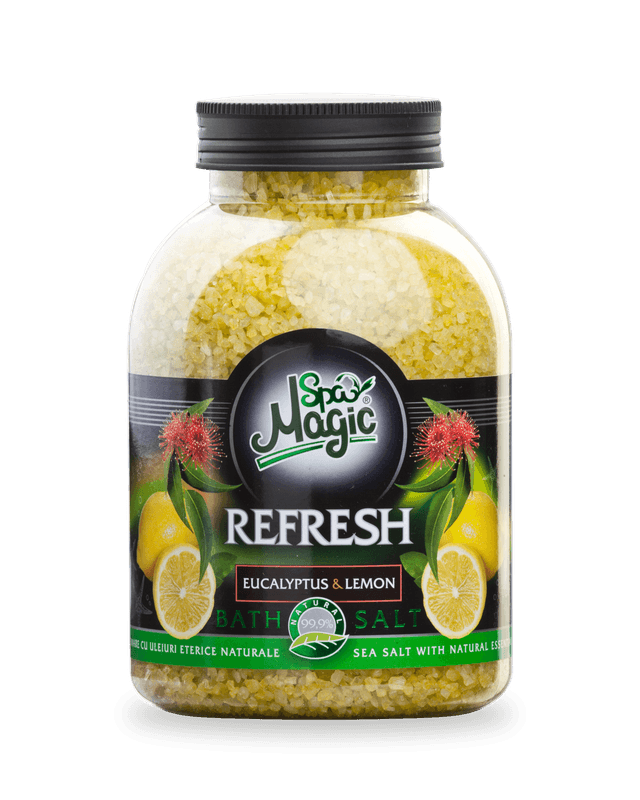 Sare de baie Magic SPA Refresh, eucalipt și lămâie: recipient transparent de 1250 g cu cristale galben-pal și capac negru